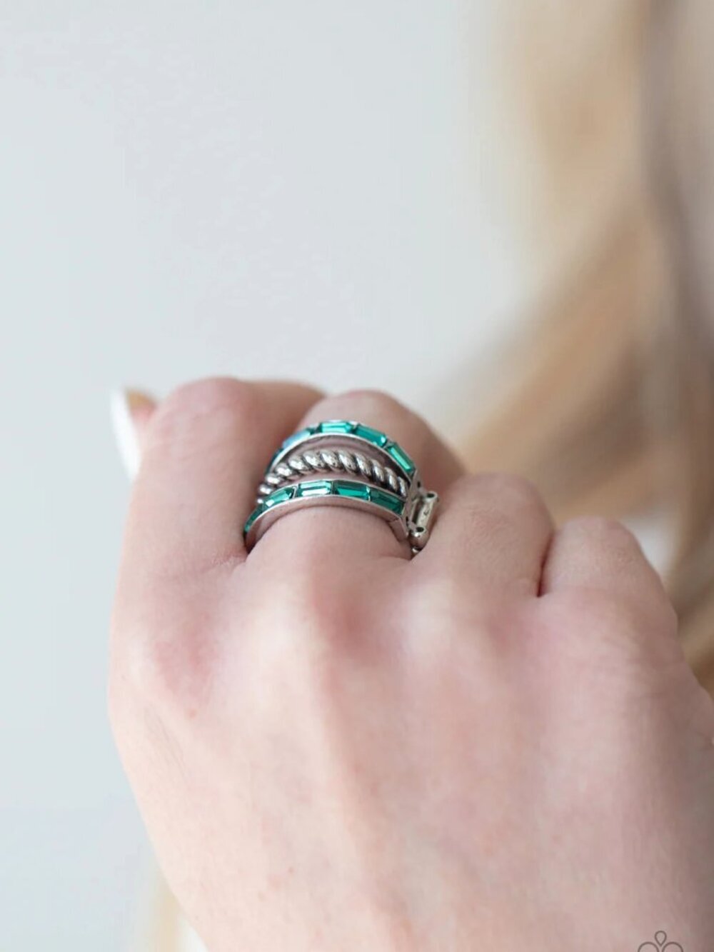 Paparazzi Jewelry Accessories - Emulating Edge - Green Ring - Vintage